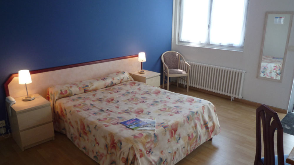 Hotel-Club Et Locations Domaine De Port Aux Rocs לה קרואסיק מראה חיצוני תמונה